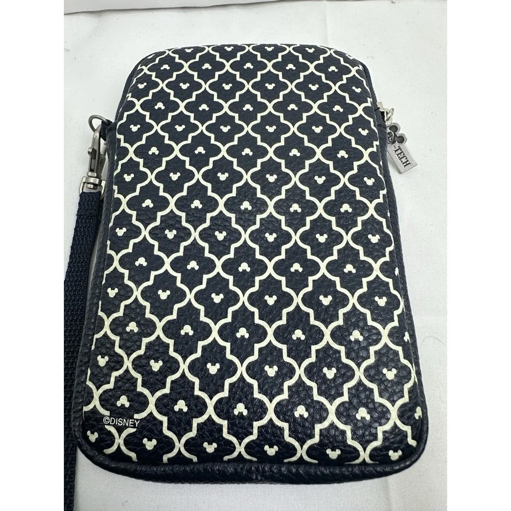 NWOT Disney D Tech Padded‎ Cell Phone And Card Holder Wristlet